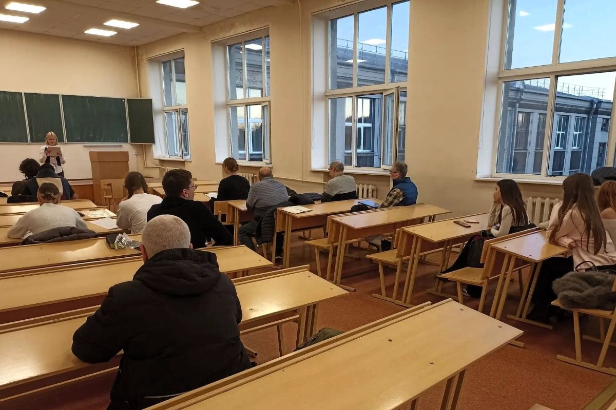 В СПбГЛТУ прошёл студенческий круглый стол «Сквозь время. Память как фундамент»