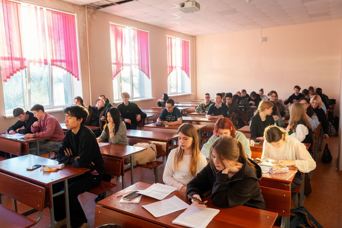 В СПбГЛТУ обсудили страницы отечественной истории
