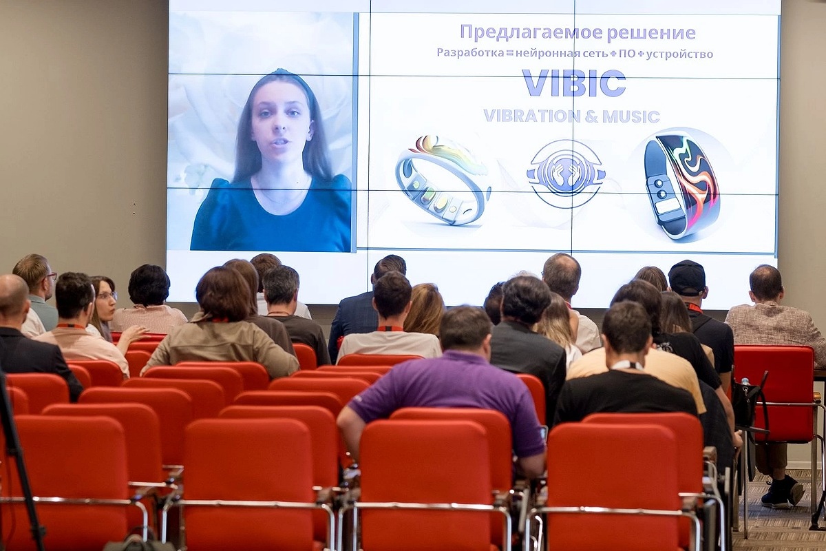 Студентка СПбГЛТУ Анастасия Бутусова (научный руководитель Колмогорова С.С., к.т.н., доцент) — финалист номинации «Технологическая инновация»