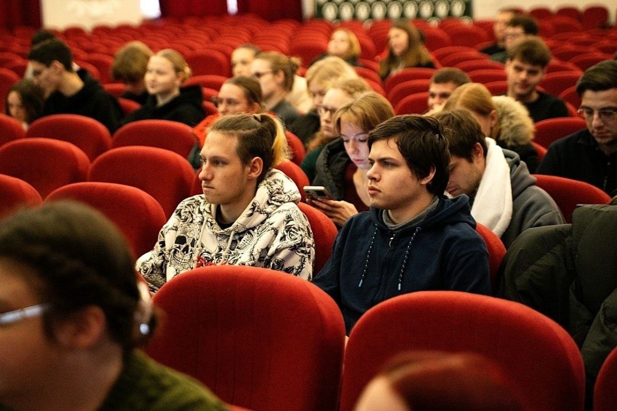 bfjkuvx137.jpg