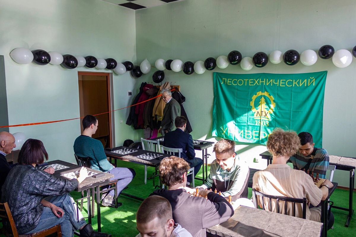 bfkmst1567.jpg
