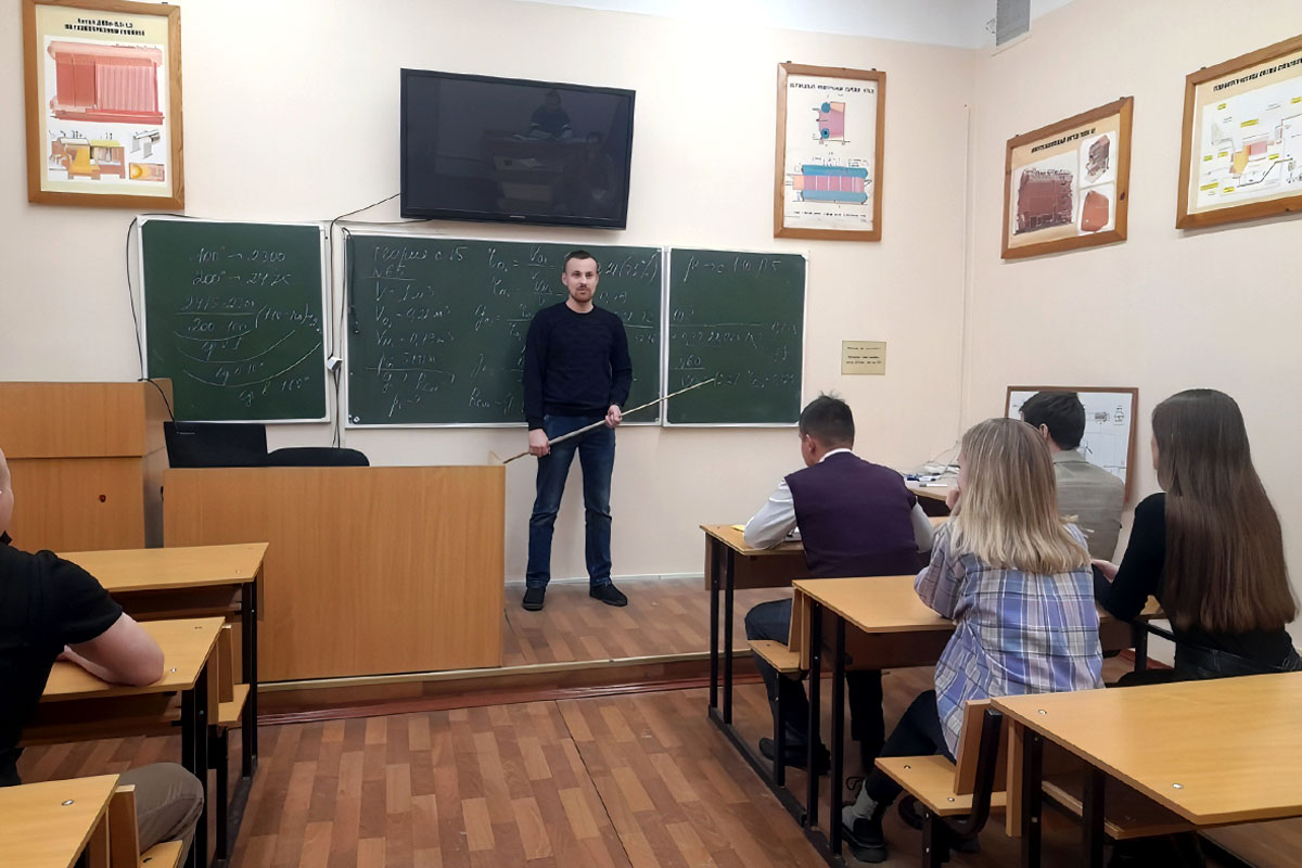 Студенты СПбГЛТУ на встрече с представителем ООО «Петербургтеплоэнерго»