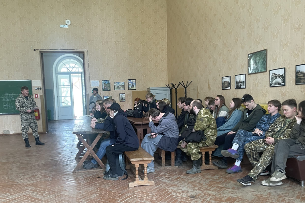 Студенты ИЛИП проходят практику в Лисинском лесном питомнике СПбГЛТУ