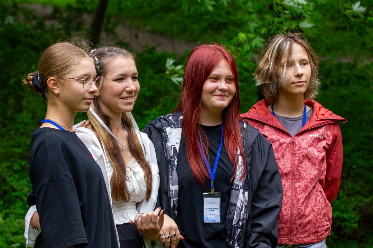 cdhquv2458.jpg