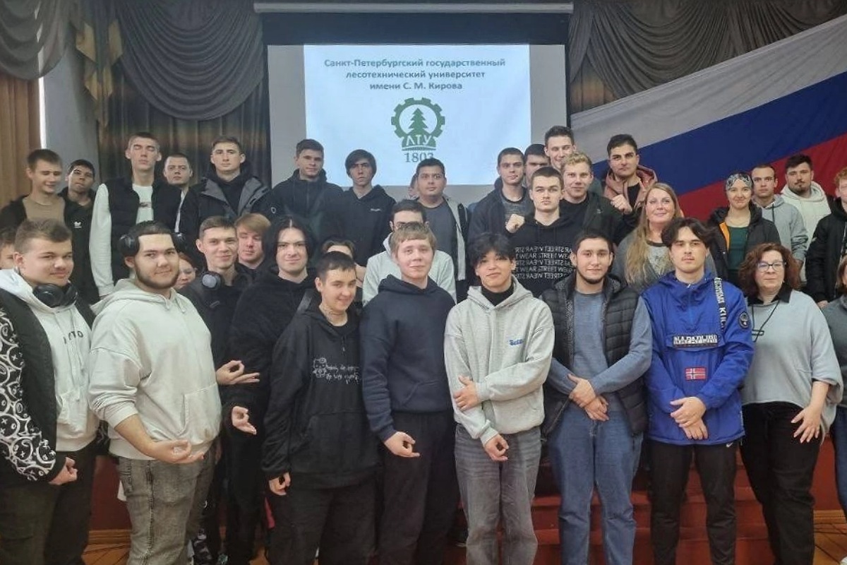 Представители СПбГЛТУ на профориентационной встрече в ГБПОУ МРМК