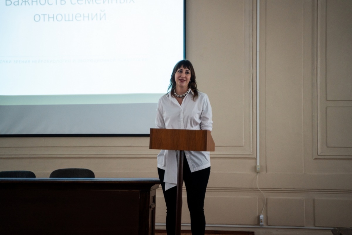 Студенты СПбГЛТУ обсудили секреты семейного счастья с ведущими трех вузов