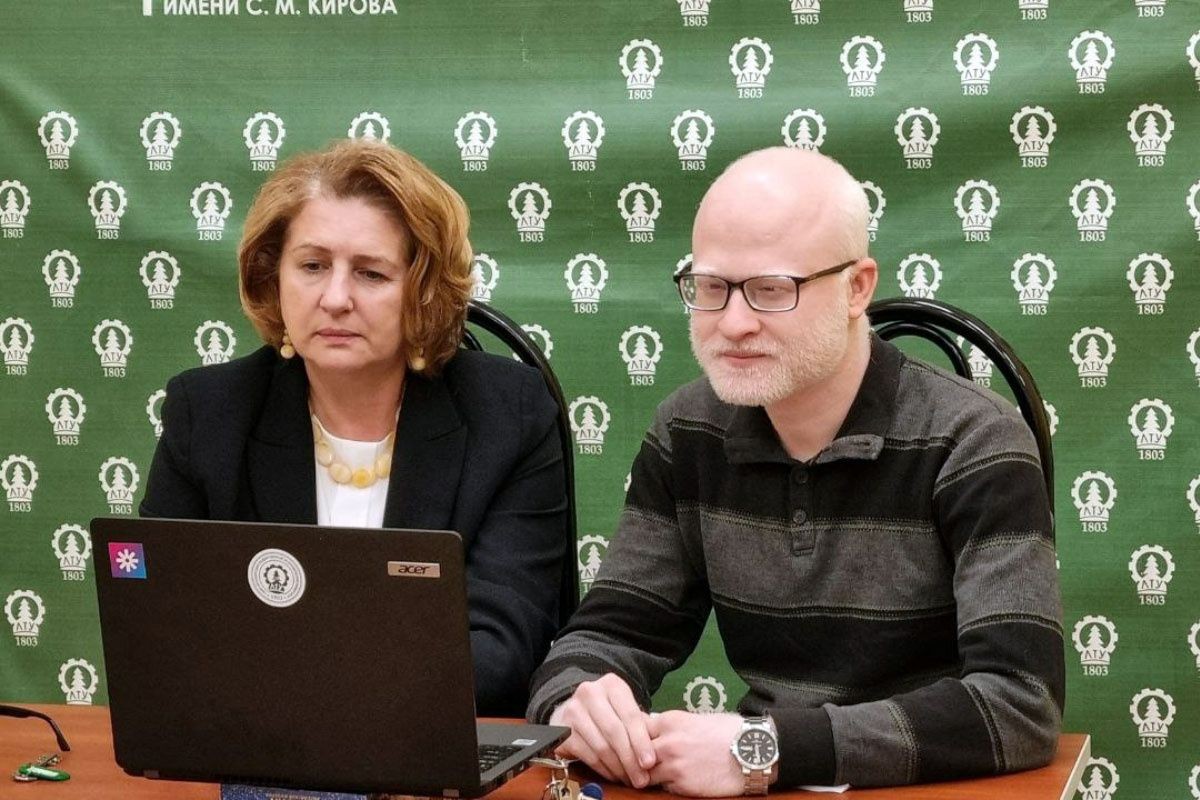 В СПбГЛТУ проведена онлайн-презентация для Иранской аудитории