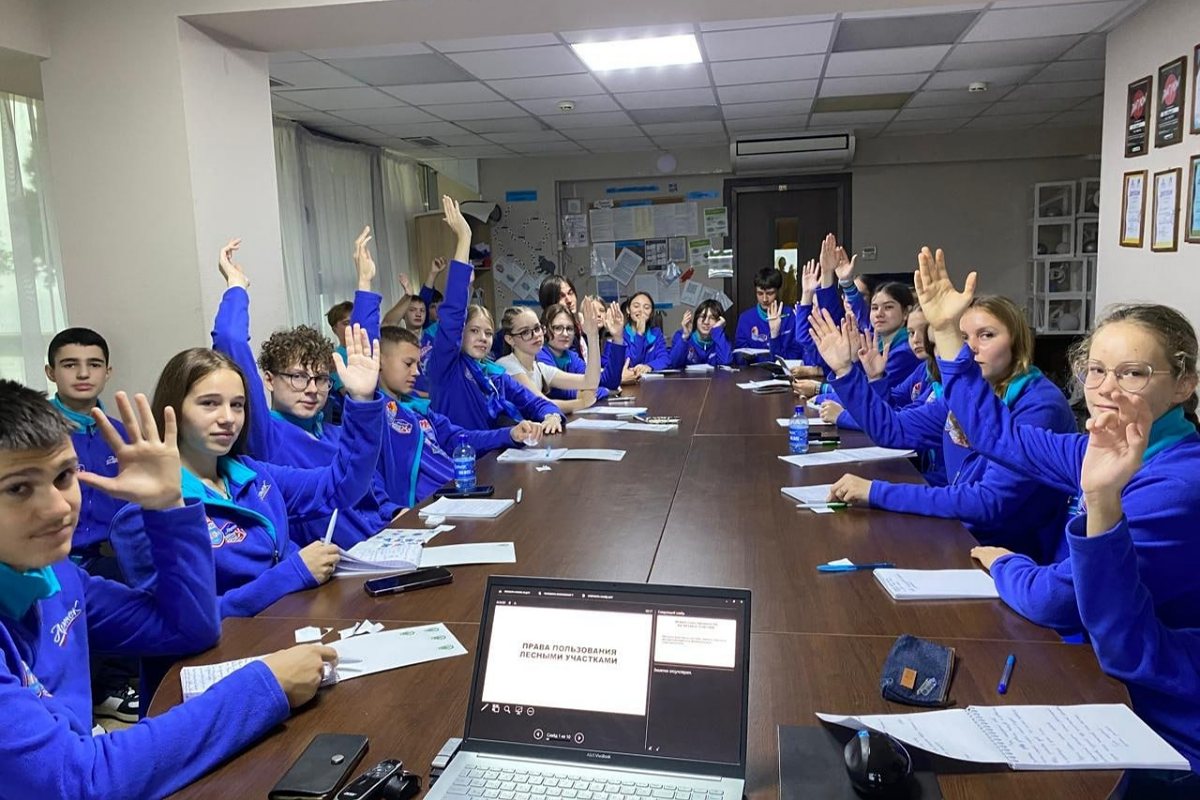 Профориентационные занятия в «Артеке» от СПбГЛТУ