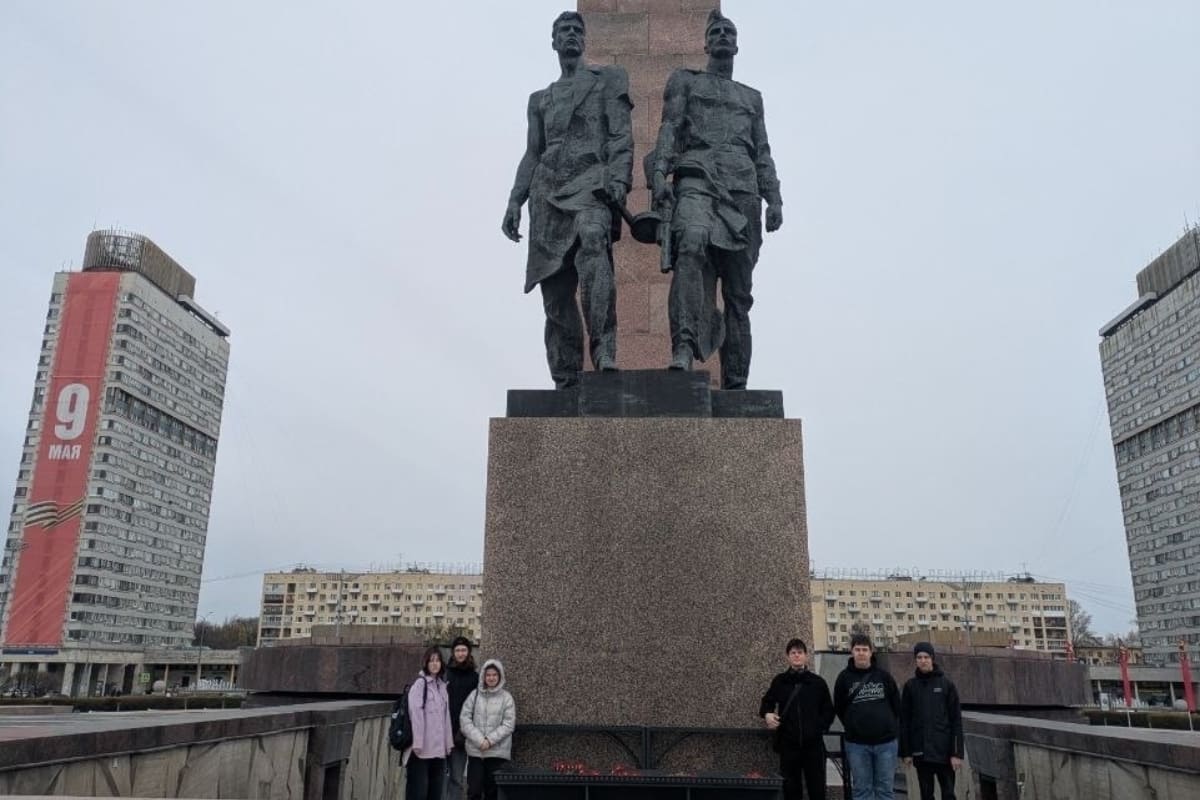 Обучающиеся СПбГЛТУ посетили мемориалы и музеи в преддверии Дня Победы